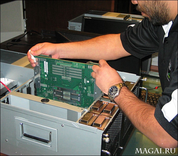 AMD продемонстрировала "шестиядерники" Opteron в действии AMD продемонстрировала "шестиядерники" Opteron в действии